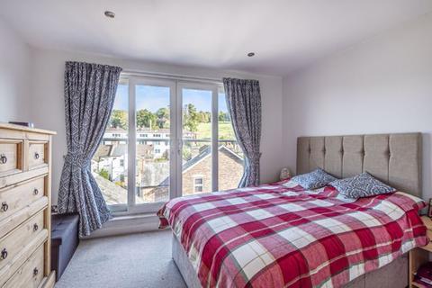 6 Little Roke Avenue, Kenley, CR8 5NG
