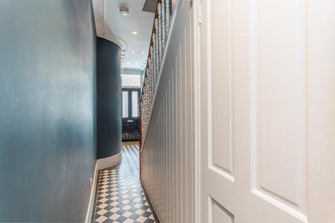 42 Lichfield Road, London, E3 5AT
