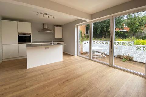Veron Heath Road, Exeter, EX2 5JX