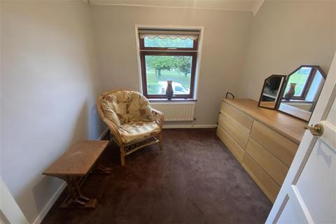 23 Broadcoombe, South Croydon, CR2 8HX