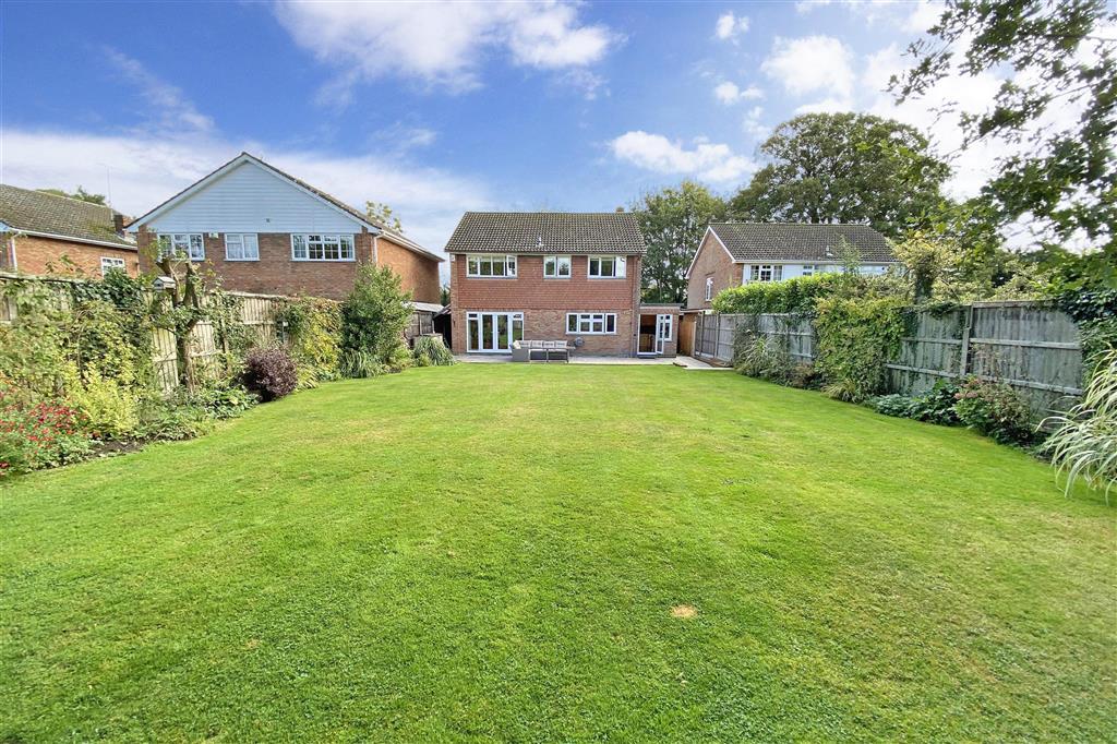 Sole Street, Sole Street, Cobham, Kent 4 bed detached house £750,000