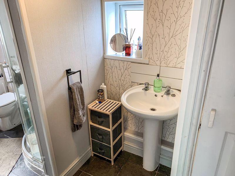 Family Bathroom 3