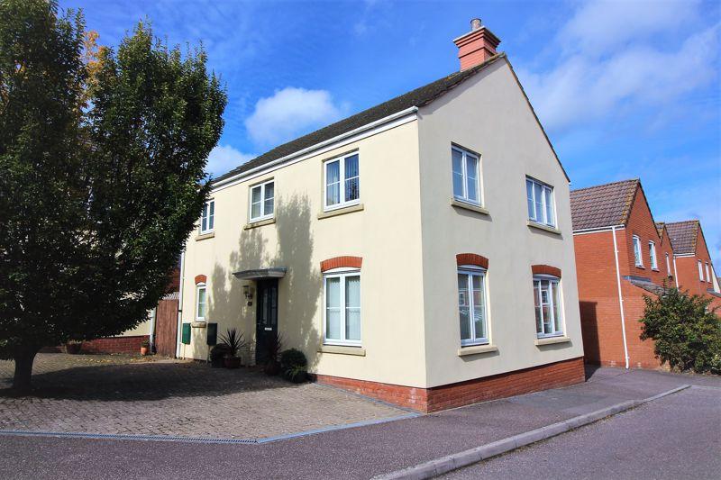 Queens Close, Chard 4 bed detached house £285,000