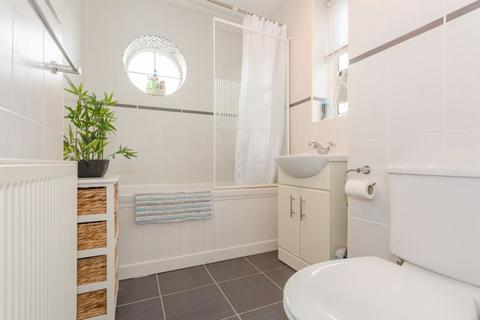 10 Beech Close, Buckingham, MK18 1PG