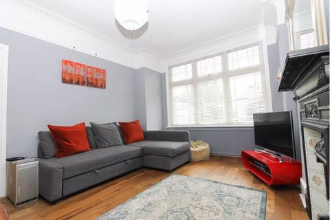 6 Brinkley Road, Worcester Park, KT4 8JF