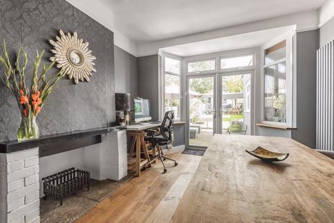 6 Brinkley Road, Worcester Park, KT4 8JF