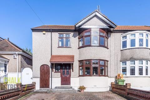27 Brooklands Gardens, Hornchurch, RM11 2AF