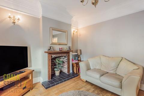 17a Globe Road, Hornchurch, RM11 1BS