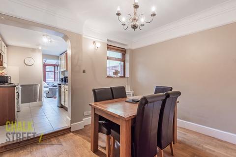 17a Globe Road, Hornchurch, RM11 1BS