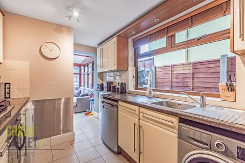 17a Globe Road, Hornchurch, RM11 1BS