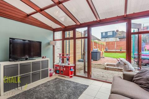 17a Globe Road, Hornchurch, RM11 1BS
