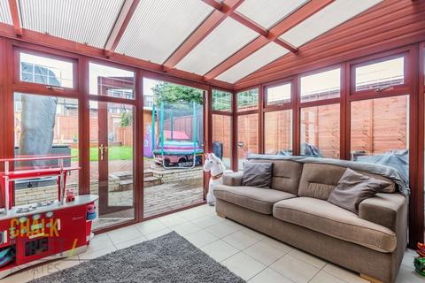 17a Globe Road, Hornchurch, RM11 1BS