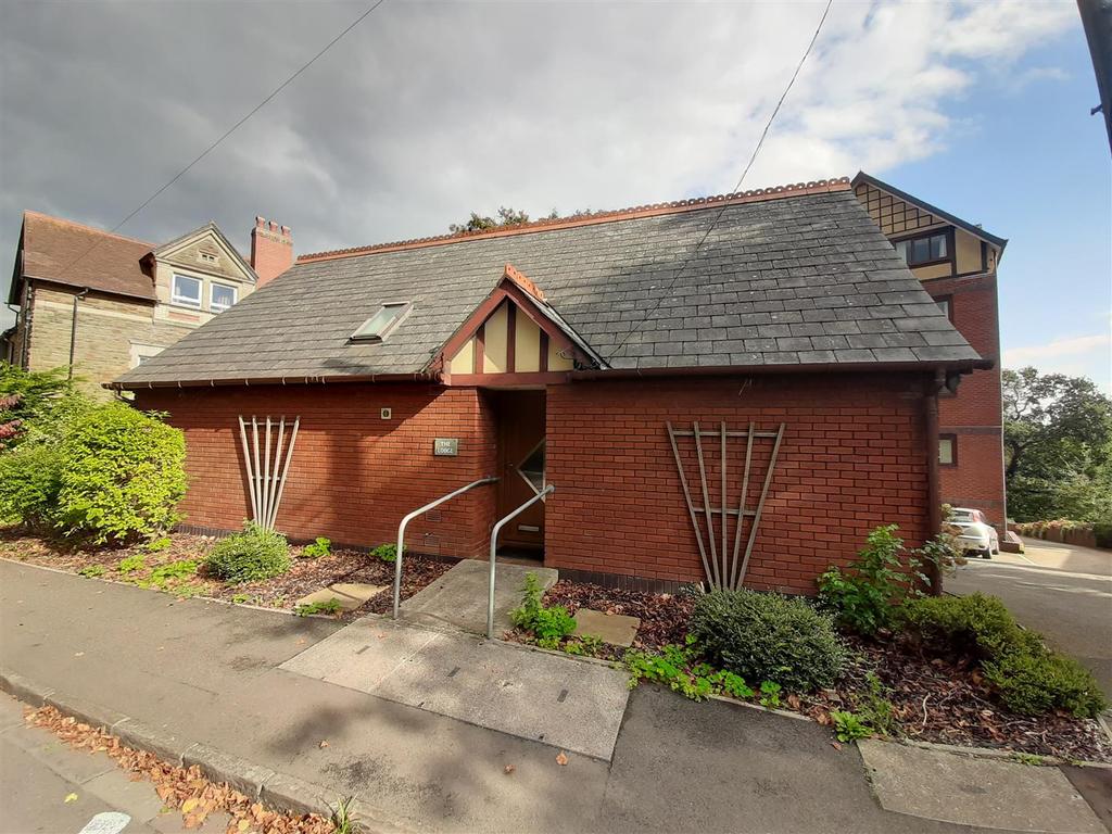 Stow Park Circle, Newport 2 bed bungalow £195,000