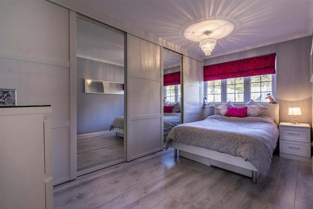 Bedroom 1.jpg