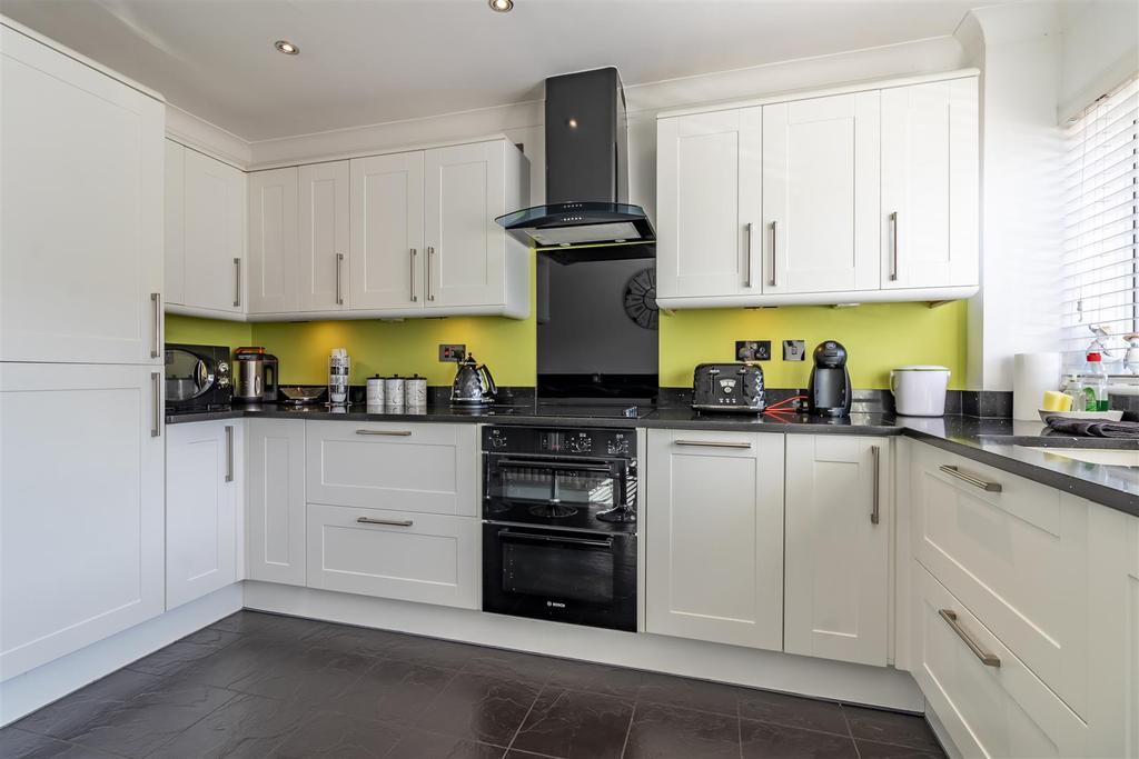 Kitchen 3.jpg