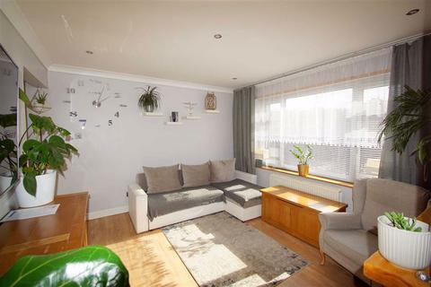 6 Bowland Close, Leeds, LS15 0EN