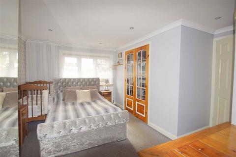 6 Bowland Close, Leeds, LS15 0EN