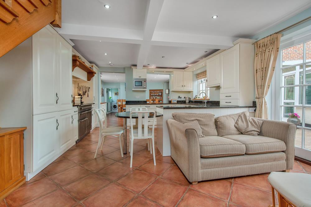 Dining kitchen