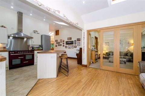 Oxbine Chapel Lane, Callow Hill, Kidderminster, DY14 9XE