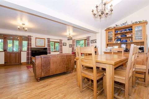 Oxbine Chapel Lane, Callow Hill, Kidderminster, DY14 9XE