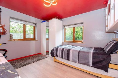 Oxbine Chapel Lane, Callow Hill, Kidderminster, DY14 9XE
