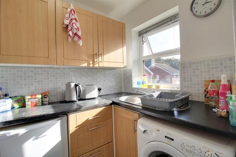 22 Abbeydale Grove, Leeds, LS5 3RE
