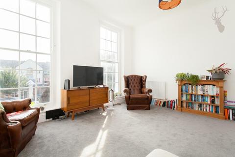 2 bedroom flat to rent - Hackney Road, London