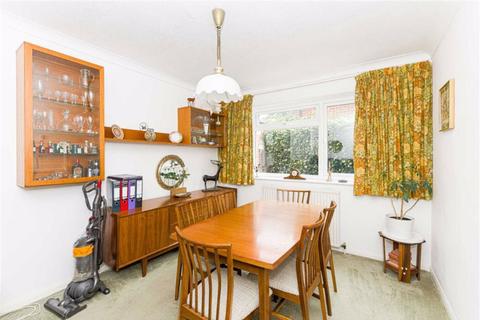 9 Cleveland Road, Worcester Park, KT4 7JQ