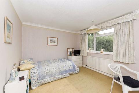 9 Cleveland Road, Worcester Park, KT4 7JQ