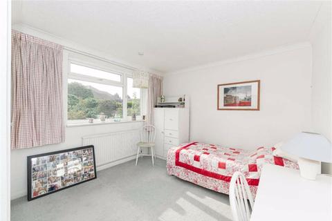 9 Cleveland Road, Worcester Park, KT4 7JQ