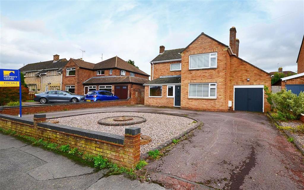 Chosen Drive, Churchdown 3 bed detached house £415,000