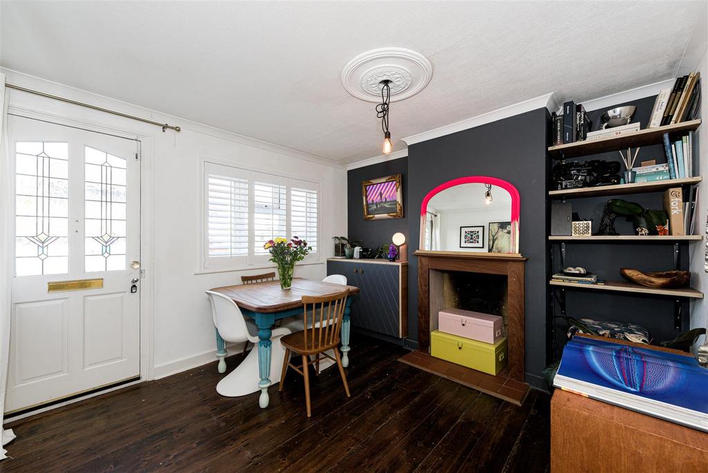 Clarence Walk, Redhill 2 bed house £375,000