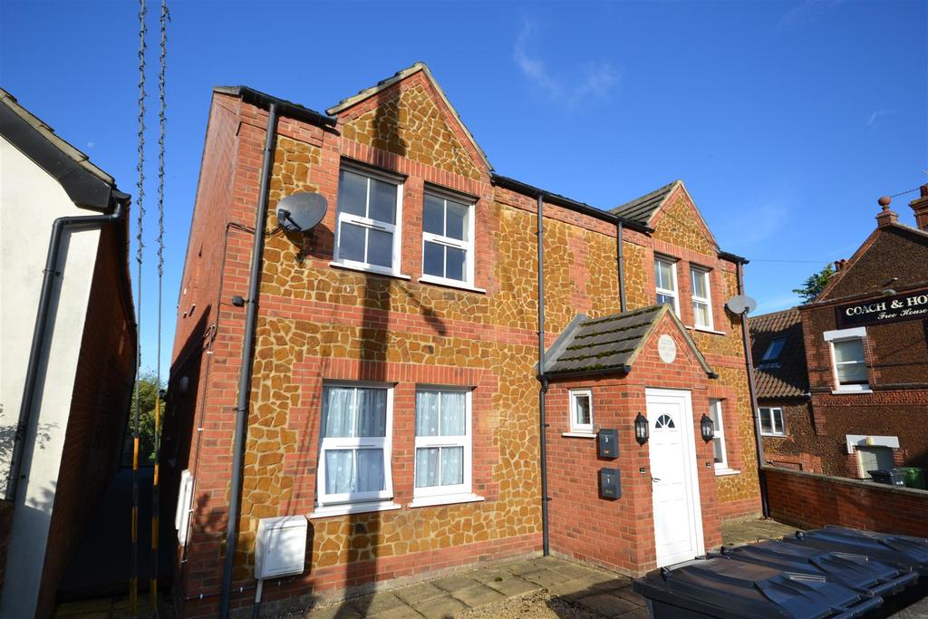 Manor Road, Dersingham 2 bed flat £130,000