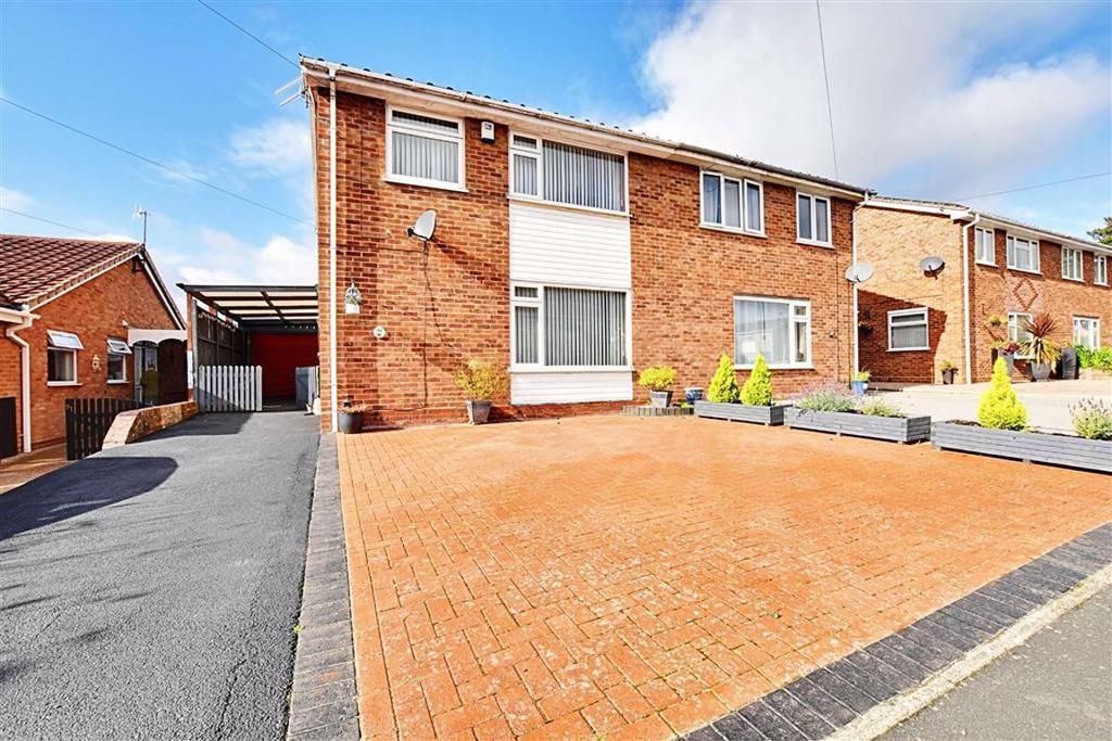Canada Way, Worcester 3 bed semidetached house £230,000