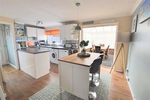 93 Canada Way, Lower Wick, Worcester, WR2 4XD