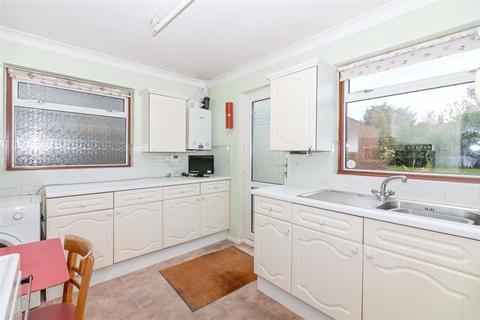 8 Ashwood Close, Worthing, BN11 2AF