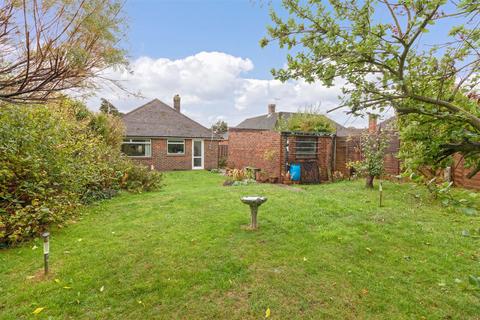 8 Ashwood Close, Worthing, BN11 2AF