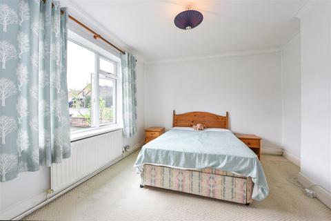 23 Hedge End Road, Andover, SP10 2DH