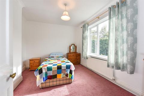 23 Hedge End Road, Andover, SP10 2DH