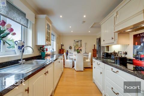 Flat 1, 70 Chelsham Road, South Croydon, CR2 6HY