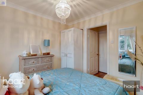 Flat 1, 70 Chelsham Road, South Croydon, CR2 6HY