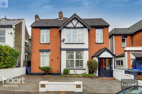 Flat 1, 70 Chelsham Road, South Croydon, CR2 6HY