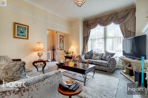 Flat 1, 70 Chelsham Road, South Croydon, CR2 6HY