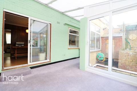 144 Henderson Drive, Dartford, DA1 5LG