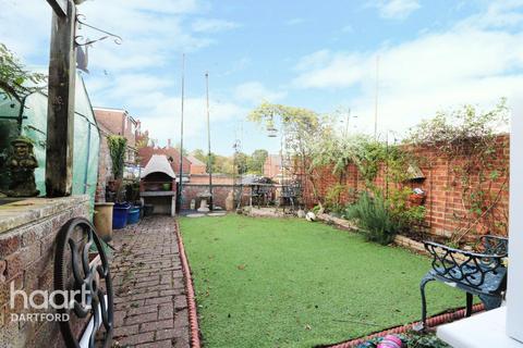 144 Henderson Drive, Dartford, DA1 5LG