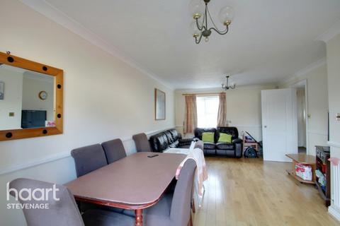 93 Hayfield, Stevenage, SG2 7JR