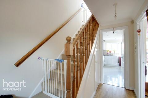 93 Hayfield, Stevenage, SG2 7JR
