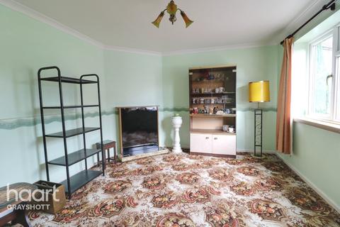 31 Church Fields, Headley, Bordon, GU35 8PF