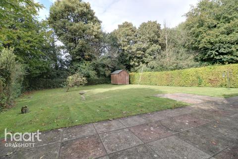 31 Church Fields, Headley, Bordon, GU35 8PF