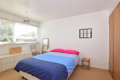 15 Punch Croft, New Ash Green, Longfield, DA3 8HP